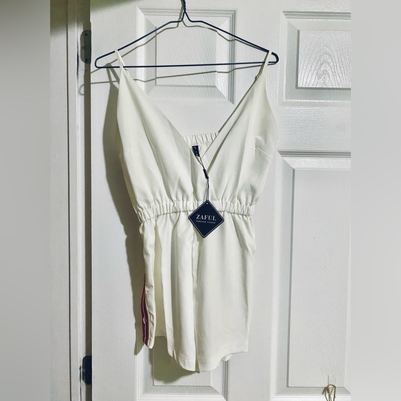 Zaful side button up romper (brand new with tags) - Picture 1 of 4